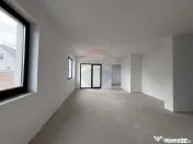 Casă / Vilă cu 4 camere de vânzare 