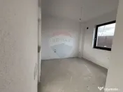 Casă / Vilă cu 4 camere de vânzare 