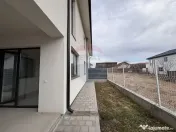 Casă / Vilă cu 4 camere de vânzare 