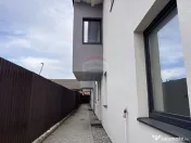 Casă / Vilă cu 4 camere de vânzare 