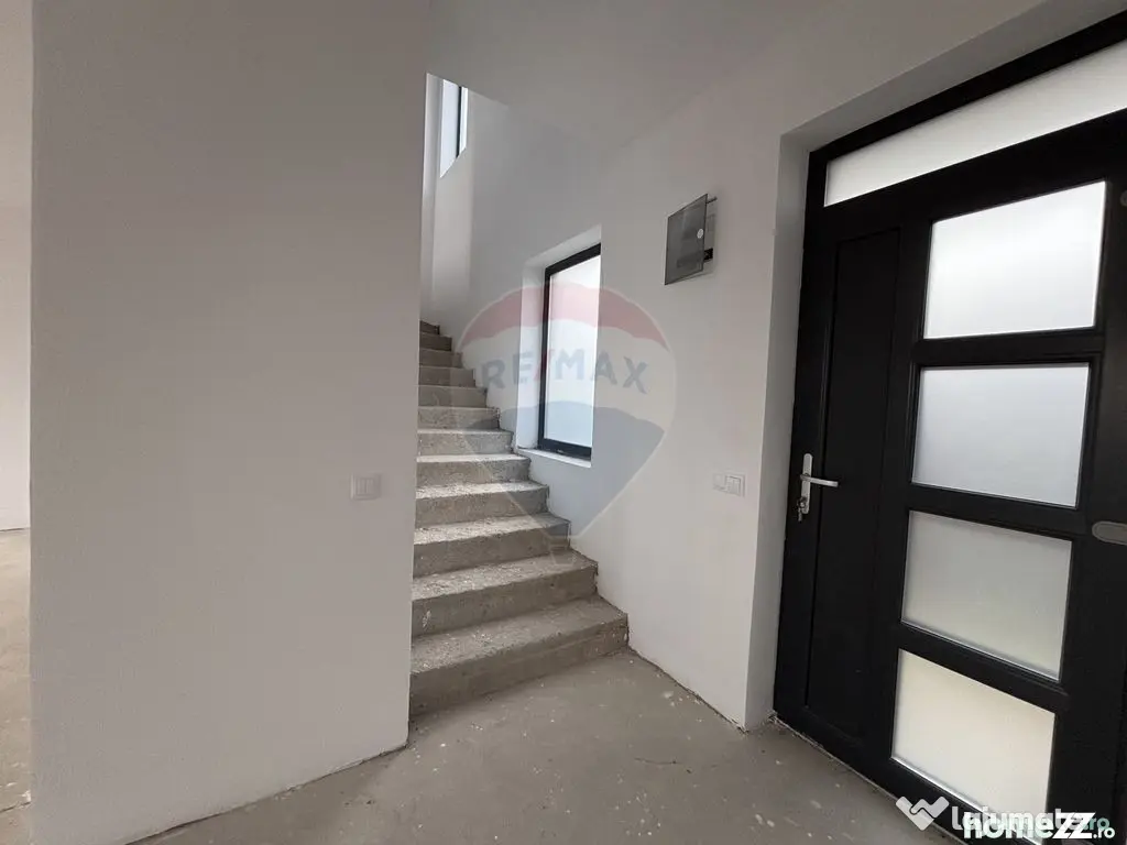 Casă / Vilă cu 4 camere de vânzare