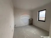 Casă / Vilă cu 4 camere de vânzare 