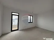 Casă / Vilă cu 4 camere de vânzare 