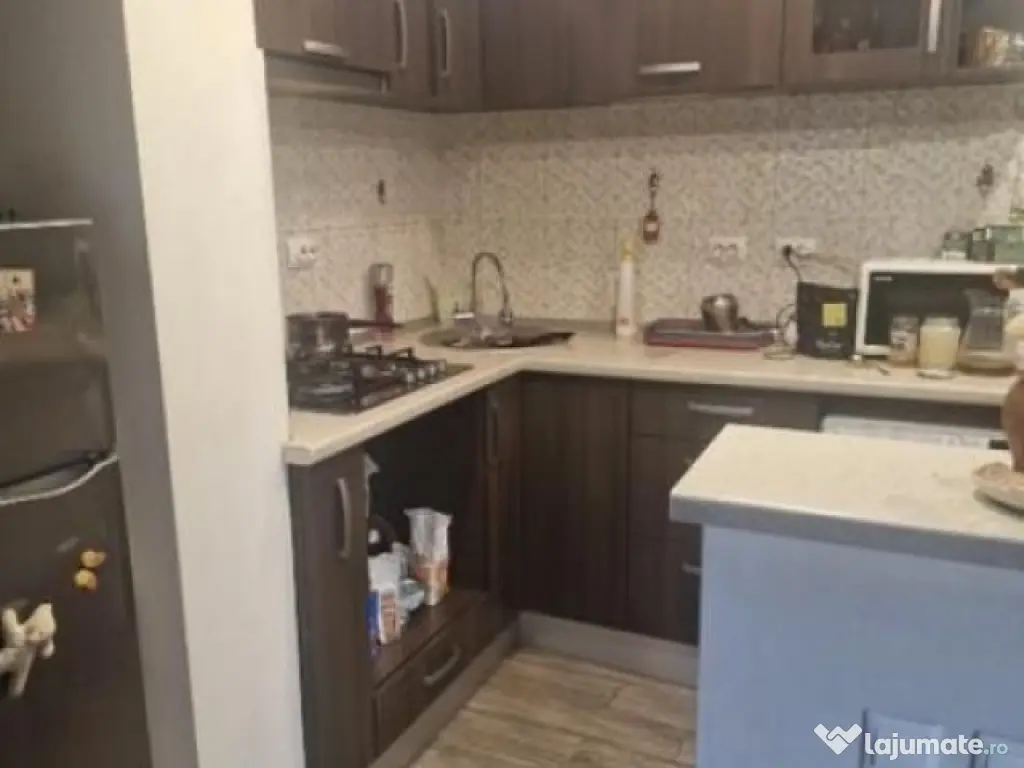 Apartament 3 camere in vila + terasa 40 mp, zona Sebastian/1