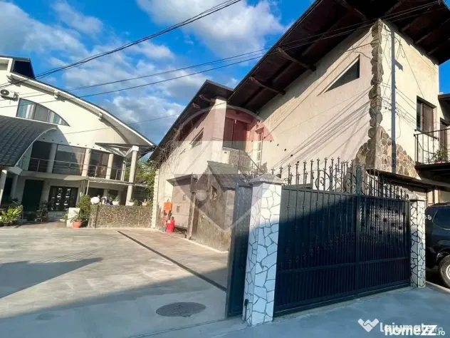 Casă / Vilă cu 10 camere de vânzare în SIGHETUL MARMA... - Sighetu Marmatiei (Maramures)