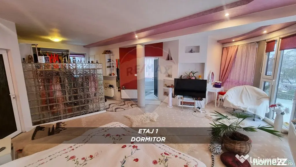 Casă / Vilă cu 10 camere de vânzare în SIGHETUL MARMA... - Sighetu Marmatiei (Maramures)