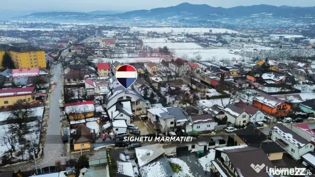 Casă / Vilă cu 10 camere de vânzare în SIGHETUL MARMA...