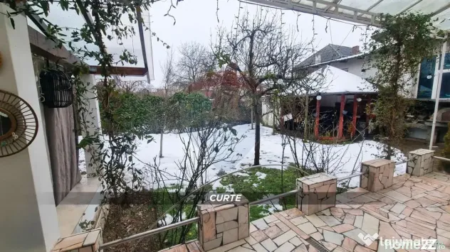 Casă / Vilă cu 10 camere de vânzare în SIGHETUL MARMA...