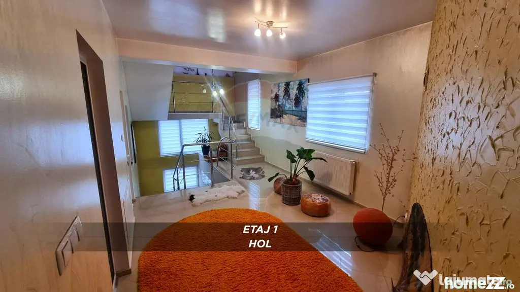 Casă / Vilă cu 10 camere de vânzare în SIGHETUL MARMA...