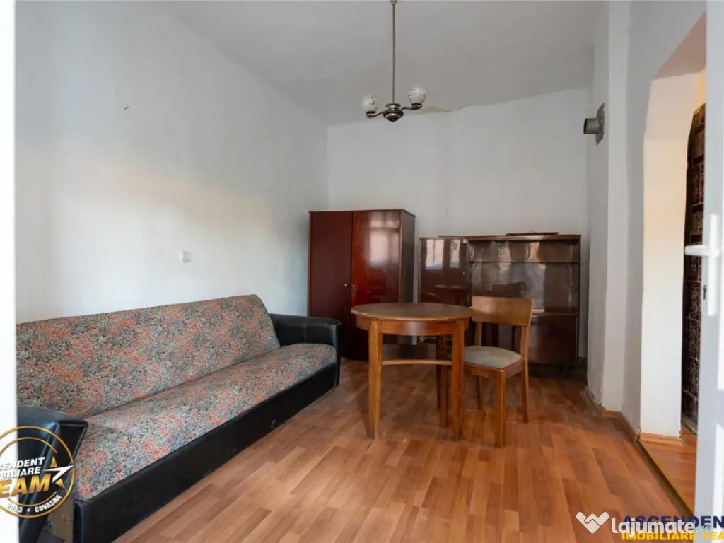 FILM! De casa traditionala, cu dependinte si facilitati, in