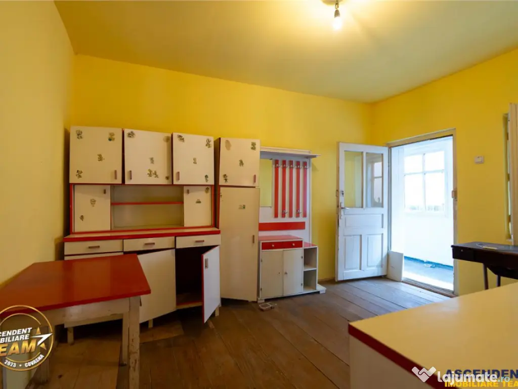 FILM! De casa traditionala, cu dependinte si facilitati, in