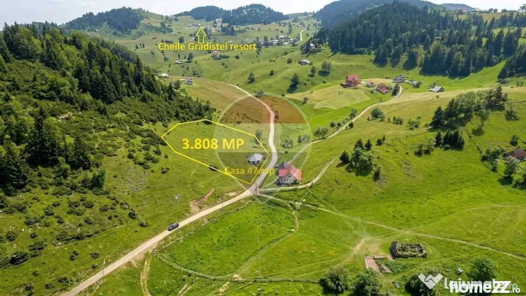 Teren 3808mp+Casă Fundata, Brașov - Cheile Grădiștei - Drum asfaltat - Fundata (Brasov)