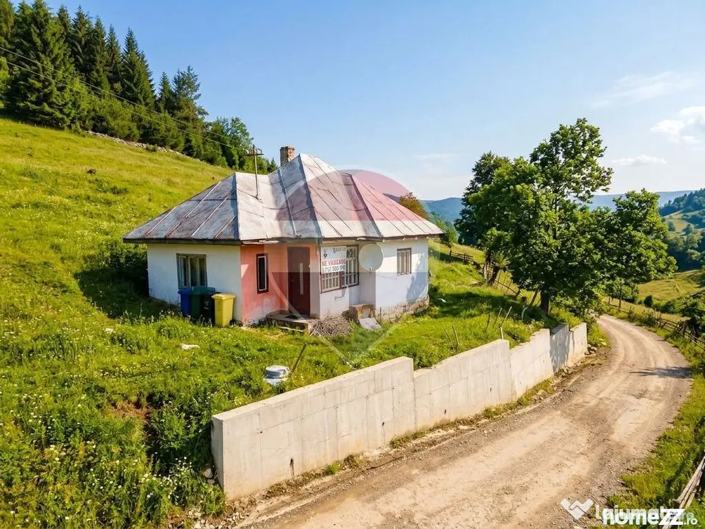 Teren 3808mp+Casă Fundata, Brașov - Cheile Grădiștei - Drum asfaltat - Fundata (Brasov)