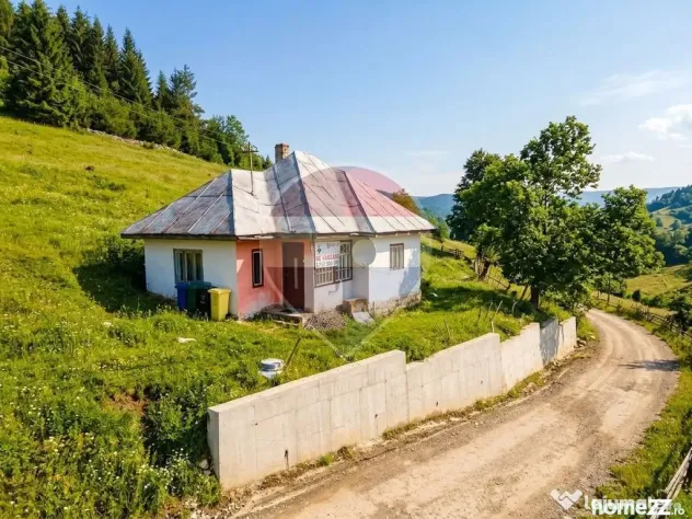 Teren 3808mp+Casă Fundata, Brașov - Cheile Grădiștei - Drum asfaltat - Fundata (Brasov)