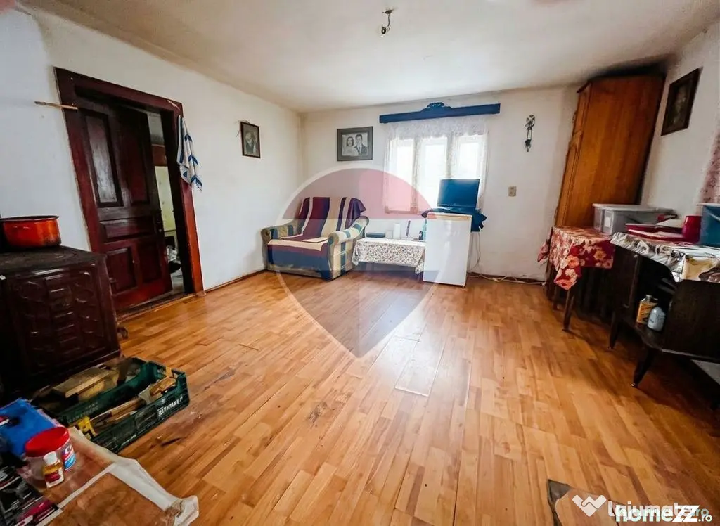 Teren 3808mp+Casă Fundata, Brașov - Cheile Grădiștei - Drum asfaltat - Fundata (Brasov)