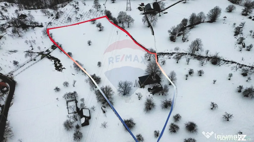 Teren 826mp in CAVNIC zona Pietrele Soimului cu o priveli...