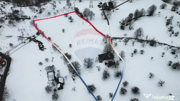Teren 826mp in CAVNIC zona Pietrele Soimului cu o priveli...