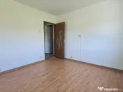 Vând apartament cu 2 camere, decomandat, et.1 în Curtea de Arges Ivancea 