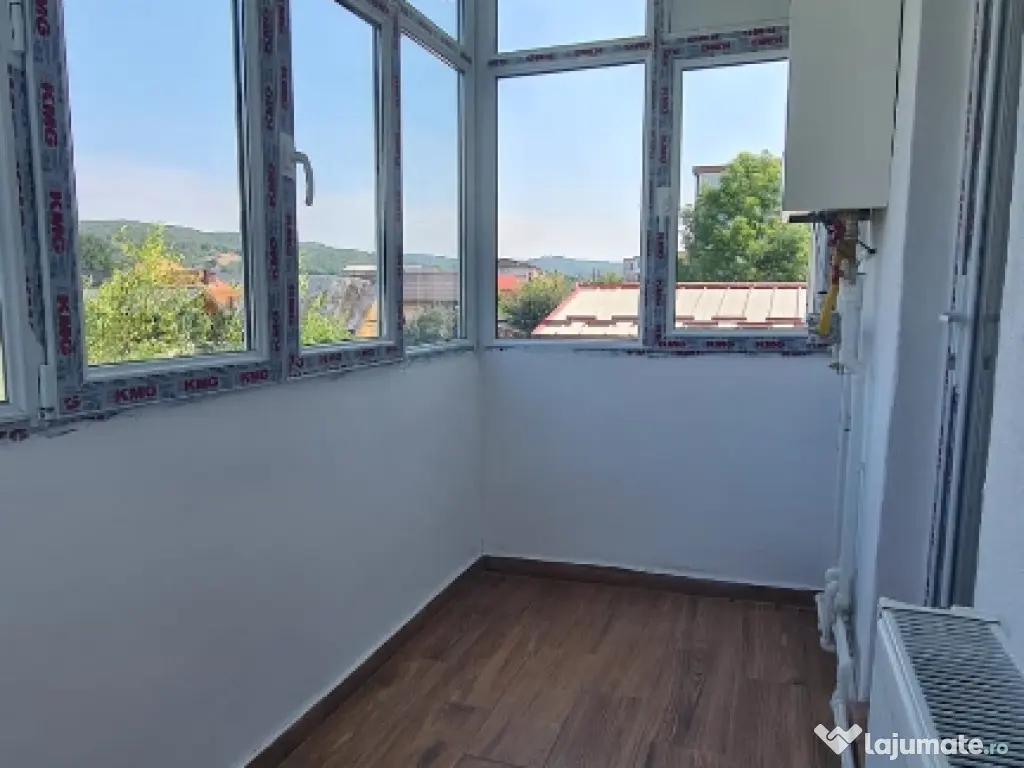 Vând apartament cu 2 camere, decomandat, et.1 în Curtea de Arges Ivancea