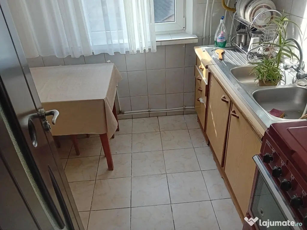 Apartament 2 Cam Maratei aproape de piata mare 54mp etaj 3 renovat decomandat