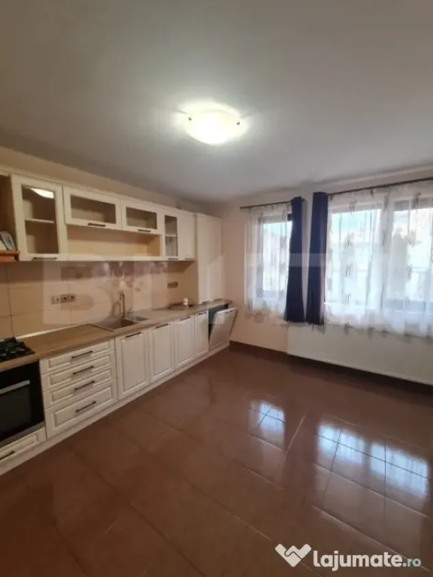Casa tip duplex, 4 camere, 120 mp utili, zona Florilor