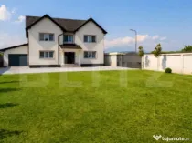 Vilă Modernă 340 mp | Teren 806 mp | Cristian-Brasov