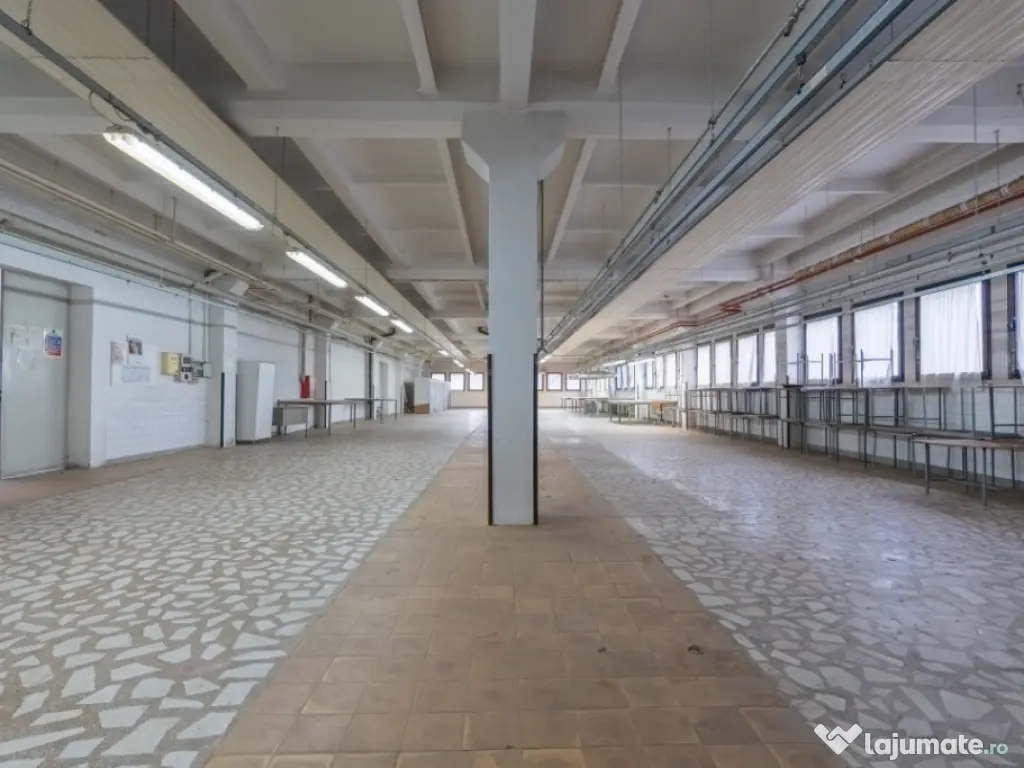 Spatiu industrial/comercial P+1, 3400 mp utili, teren 4000 m