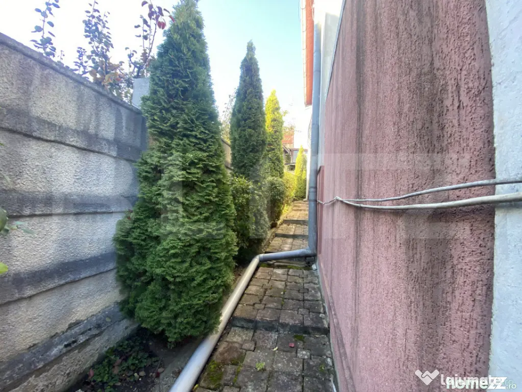 Casă spațioasă 350 mp utili, curte amenajată și garaj
