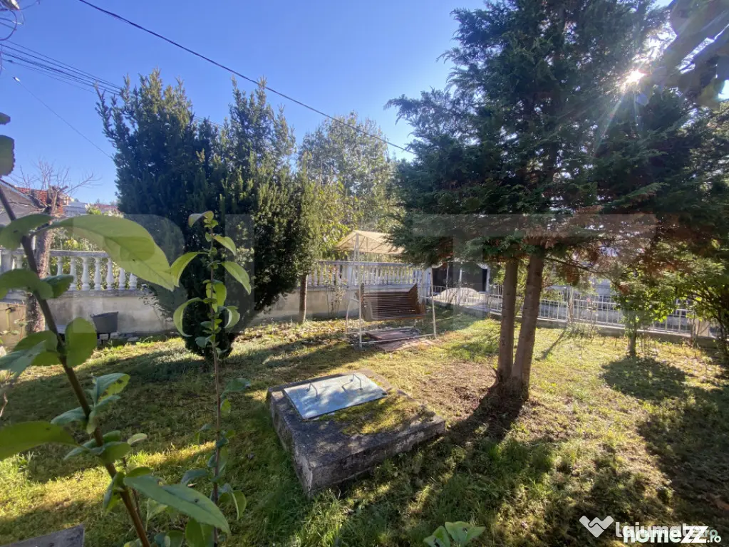 Casă spațioasă 350 mp utili, curte amenajată și garaj