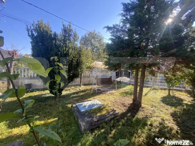 Casă spațioasă 350 mp utili, curte amenajată și garaj