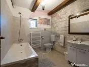 Cabana la Flo, 8 cam,P + M, teren 888 mp oportunitate de ... 