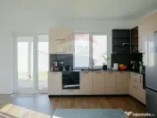 Casă pe nivel de vânzare cu 3 dormitoare, 500 mp teren ... 