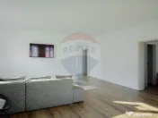 Casă pe nivel de vânzare cu 3 dormitoare, 500 mp teren ... 