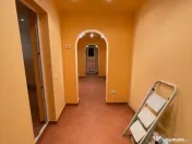Apartament 3 camere.Centrala termica,Boxa la subsol.Metrou in apropier 