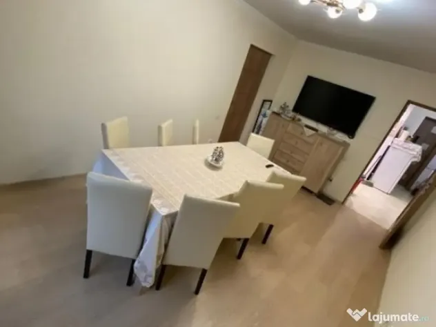 Apartament 4 camere, la 3 minute de Metrou Aparatori Patriei.