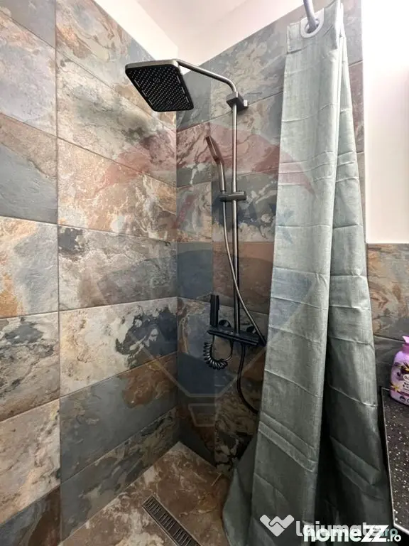 Apartament spațios de închiriat, strada Năsăud, bloc ...