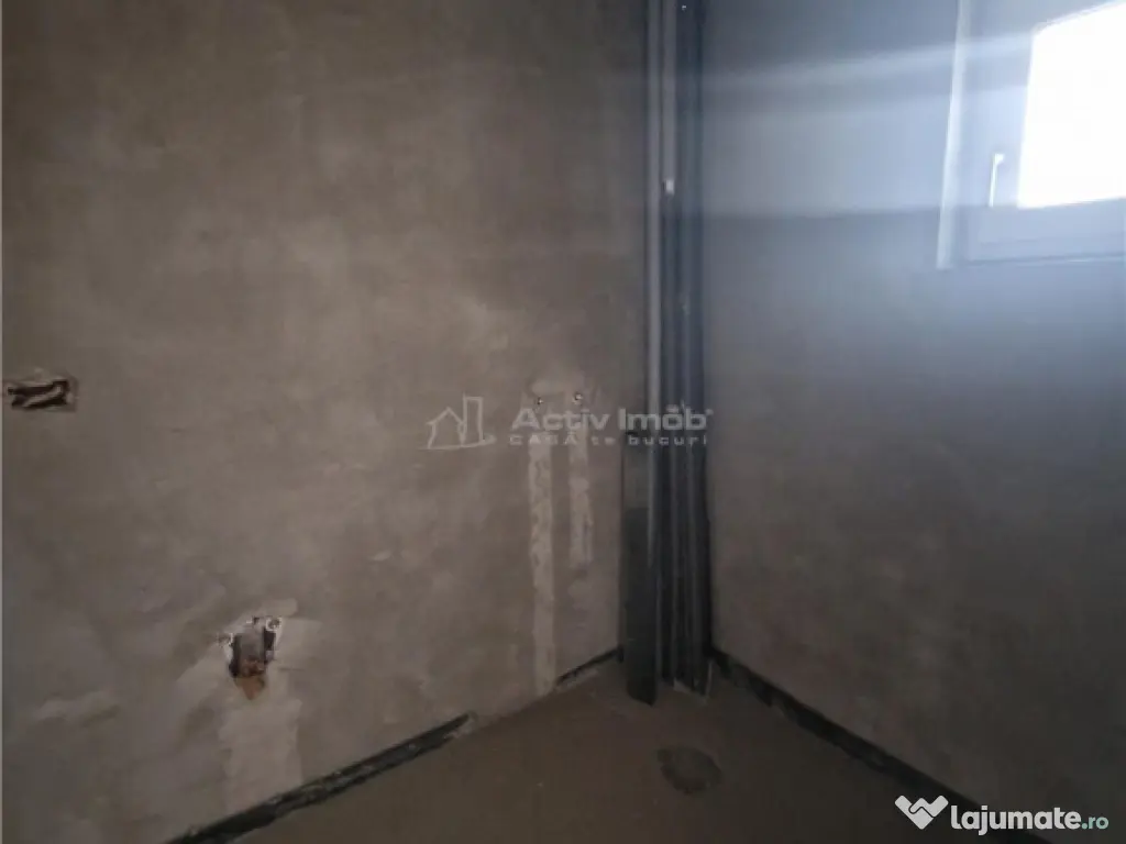 Casa P E, teren 179 mp - Caminul De Batrani - Spitalul Judet