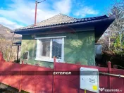 Casă cochetă, cu priveliște superbă asupra orașului ... 