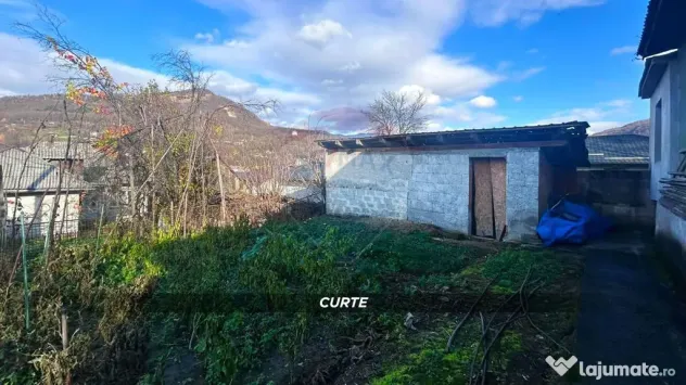 Casă cochetă, cu priveliște superbă asupra orașului ...