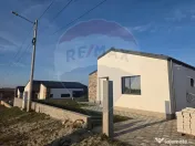 VANZARE Casă / Vilă PREMIUM 4 camere la pret normal 