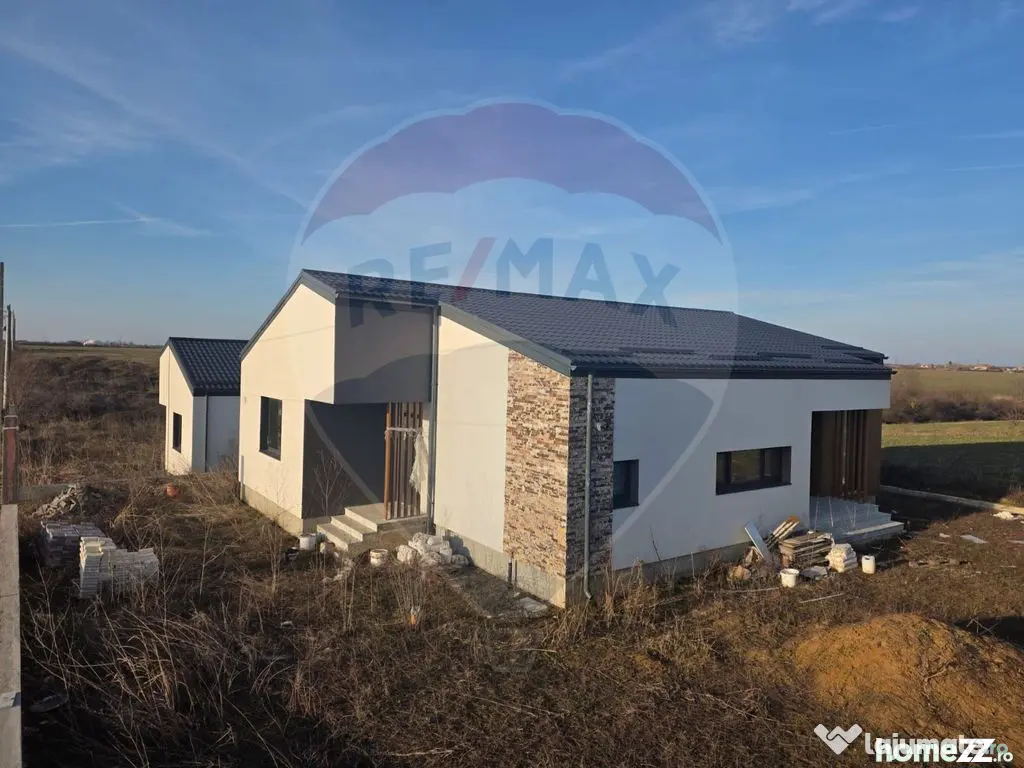 VANZARE Casă / Vilă PREMIUM 4 camere la pret normal