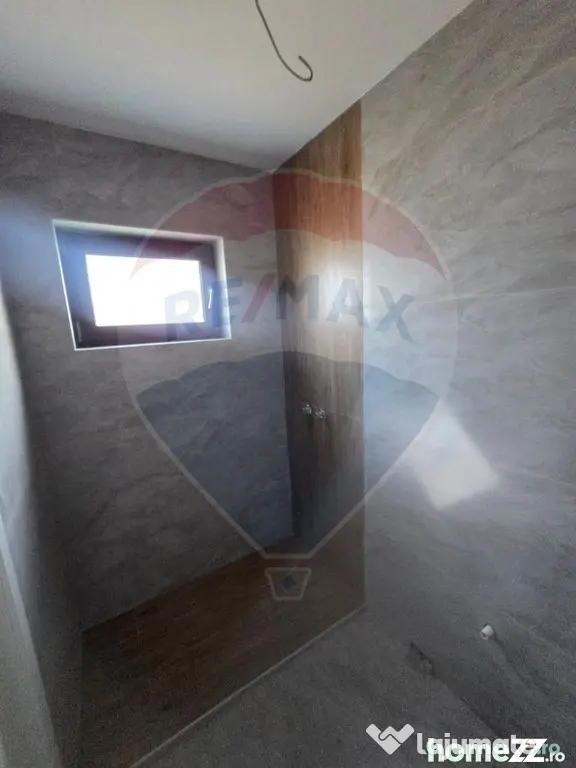 VANZARE Casă / Vilă PREMIUM 4 camere la pret normal