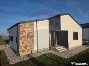 VANZARE Casă / Vilă PREMIUM 4 camere la pret normal 