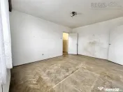 Apartament cu 2 camere in zona Florilor de renovat 