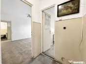 Apartament cu 2 camere in zona Florilor de renovat 