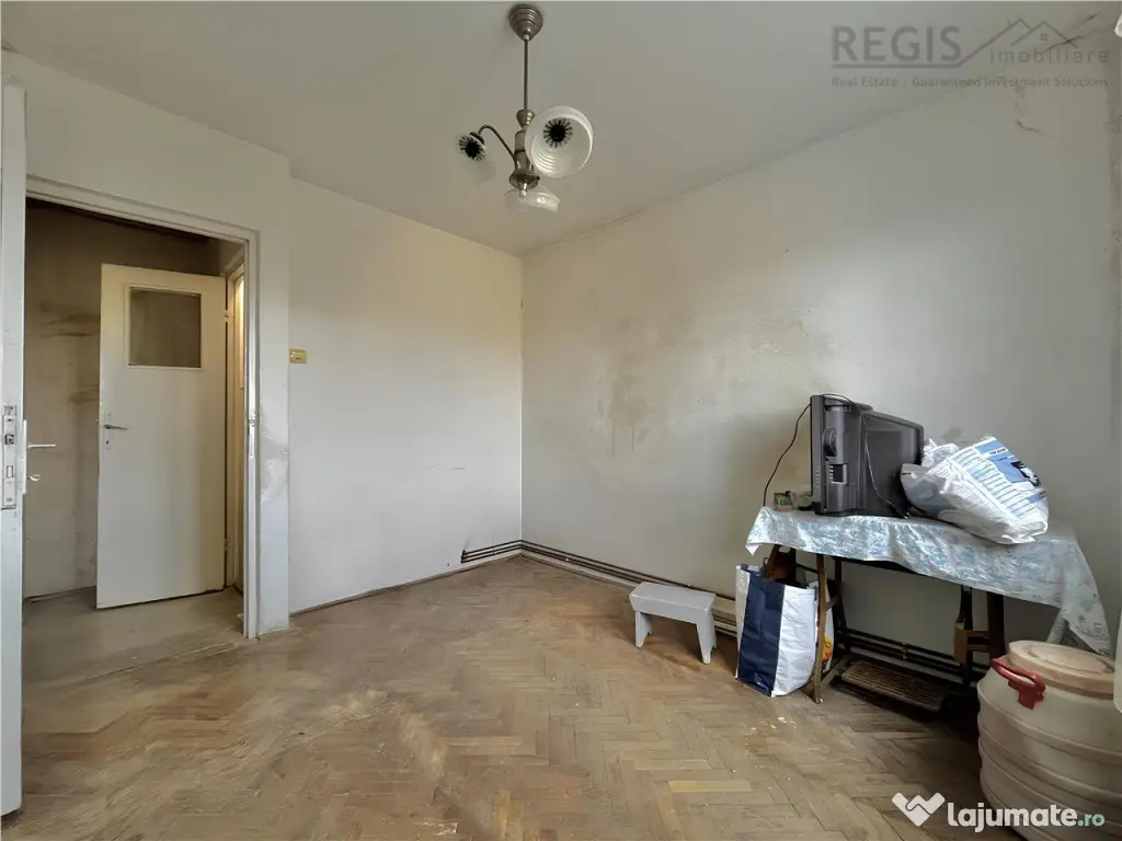 Apartament 2 Camere zona Florilor de renovat