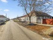 Casă cu teren 591 mp în Vinga, zonă centrală 