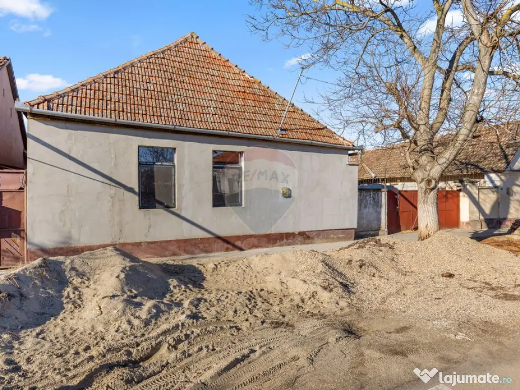 Casă cu teren 591 mp în Vinga, zonă centrală