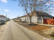 Casă cu teren 591 mp în Vinga, zonă centrală 