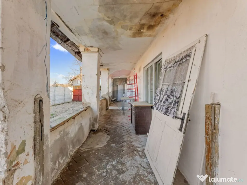 Casă cu teren 591 mp în Vinga, zonă centrală